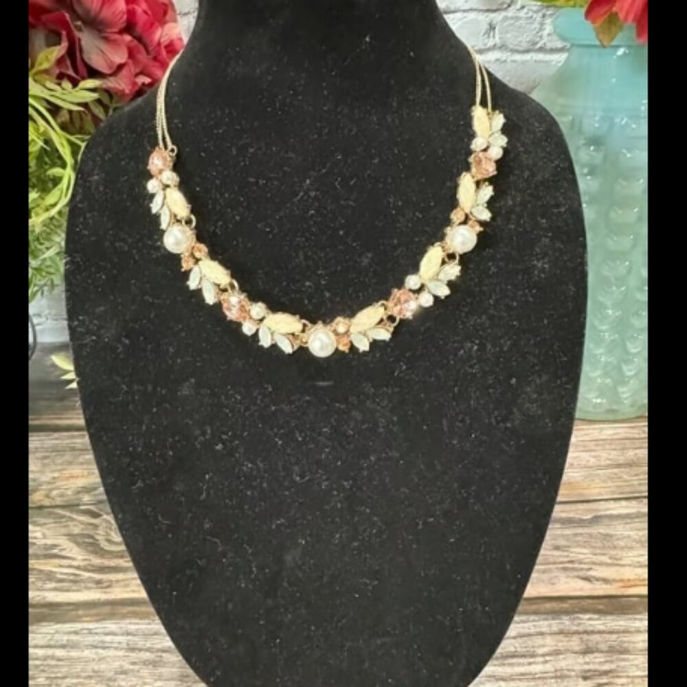 90's Faux Pearl and Morganite Colored Rhinestone Necklace ITM107